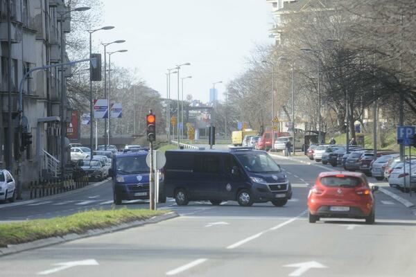 HRKALOVIĆEVA DOVEZENA IZ OKRUŽNOG ZATVORA U SUD! Jake mere bezbednosti (FOTO)