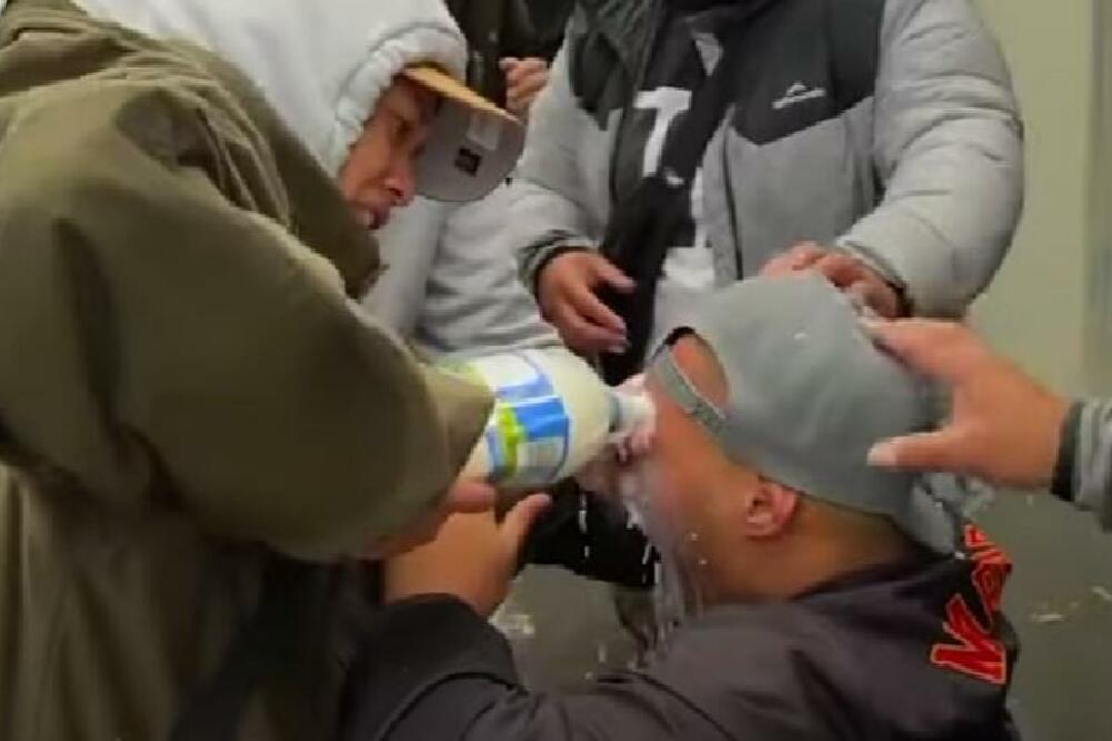 DEMONSTRANTI PRAVILI HAOS NA NOVOM ZELANDU: Gust dim izlazio iz zgrade PARLAMENTA, oglasila se i Ardern (VIDEO)