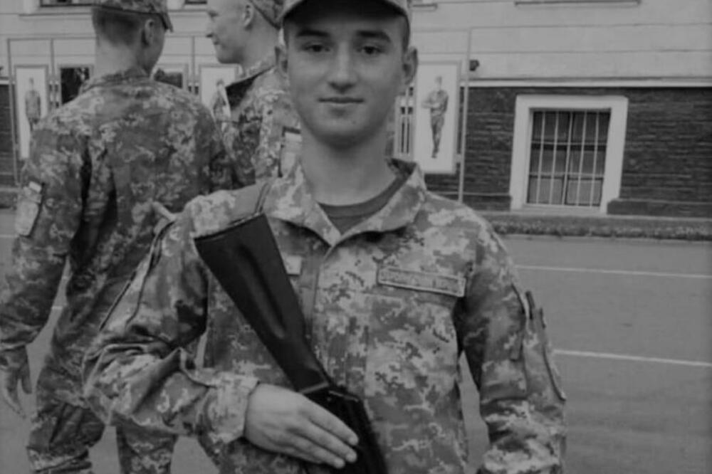 VAPAJ OCA POGINULOG SPORTISTE! Bio je srećno dete, prokleti rat mi ga uzeo! (FOTO)