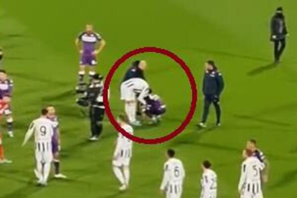 LJUDINA! Dok su drugi slavili, Vlahović tešio dojučerašnjeg saigrača! (VIDEO)