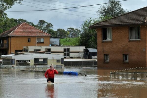 STRAŠNO NEVREME U AUSTRALIJI: Stotine kuća pod VODOM nakon JAKE KIŠE, gradovi POTPUNO ODSEČENI (FOTO)