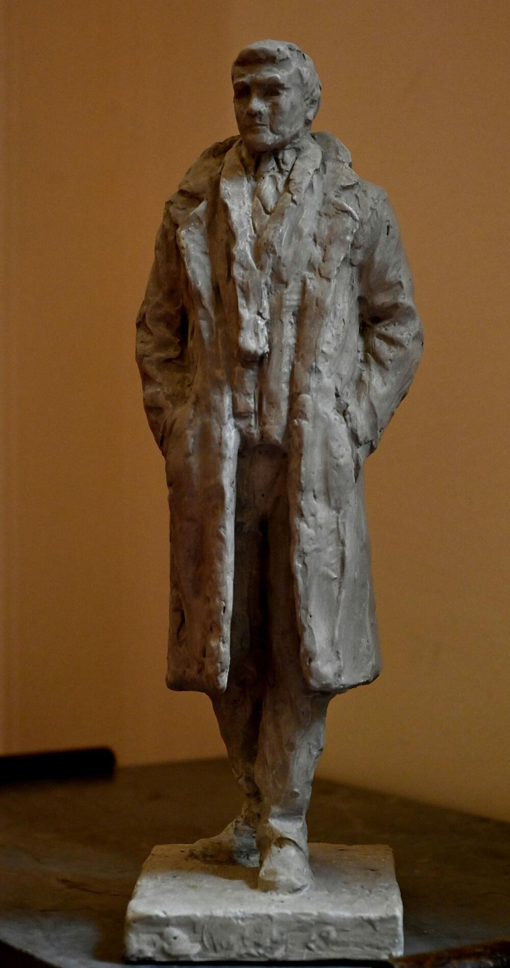 Spoemnik Milošu Crnjanskom