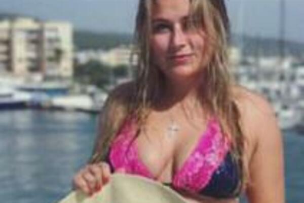 POGLEDAJTE ŠTA JE OVA DAMA URADILA PUTINU: Ćerka je njegovog bliskog SARADNIKA, MALO KO BI SE USUDIO NA OVO (FOTO)