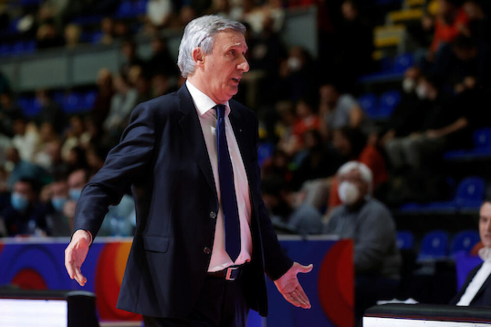 MUKE ZA PEŠIĆA I REPREZENTACIJU! Letonija svim snagama napada Srbiju!