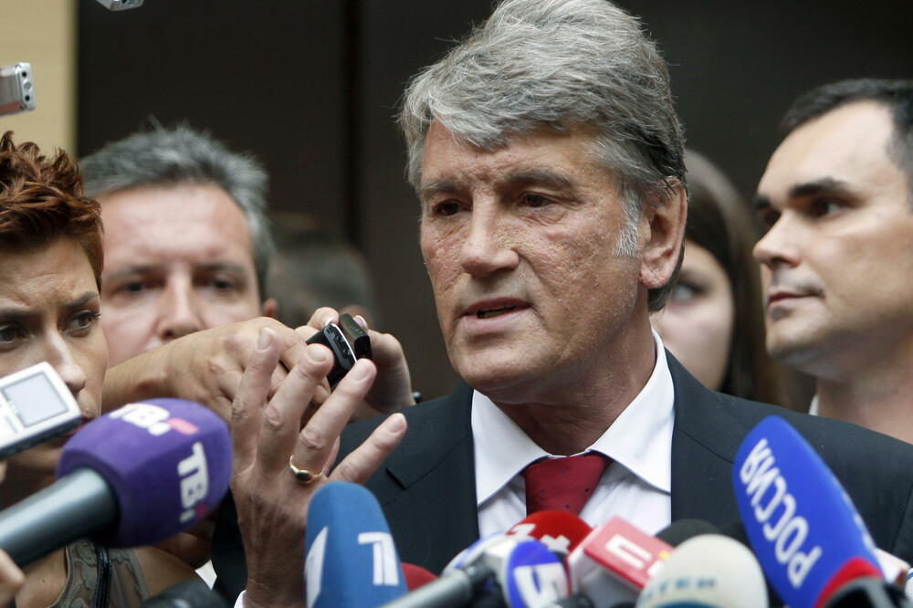 BIVŠI UKRAJINSKI PREDSEDNIK OTROVAN TOKOM VEČERE: Zastrašujuće promene na njegovom licu mu SPASILE ŽIVOT?