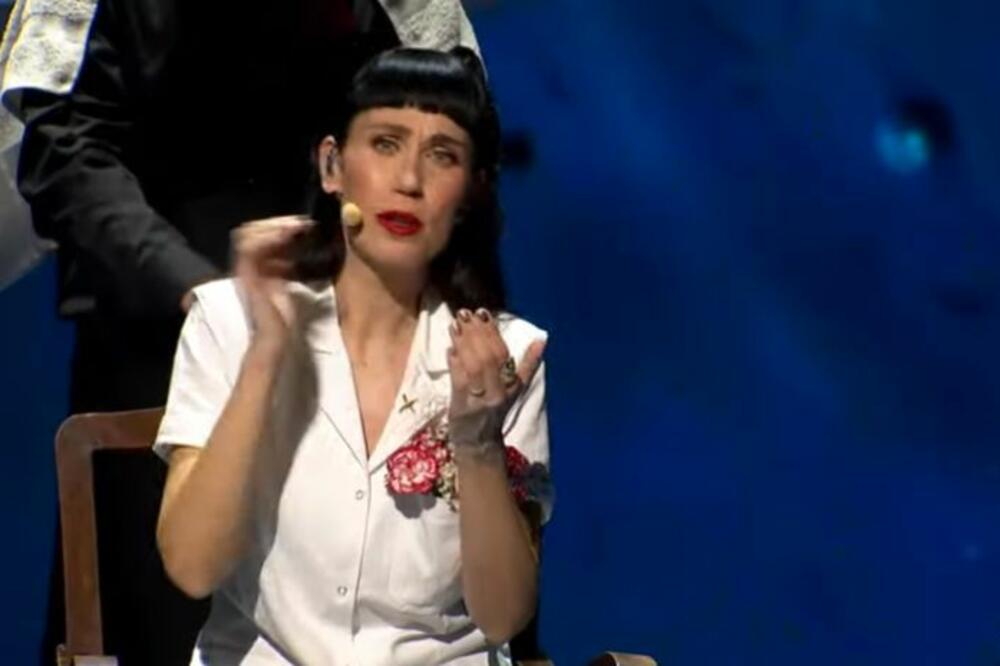 DANAS SVI SLUŠAJU KONSTRAKTU, A NIKO NE ZNA ZA OVE TAJNE ZNAKOVE U NJENOJ PESMI: Otkrivena potpuna ISTINA!