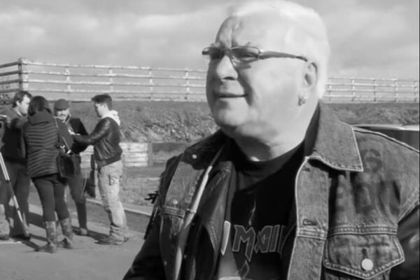 UPRAVO STIGLE NAJCRNJE VESTI: Preminuo poznati VODITELJ