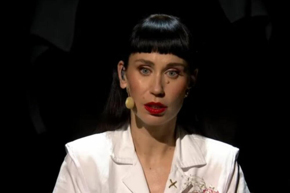 "BITI ZDRAVA": Konstrakta PRETI da ode na Evroviziju, ZARAZILA SVE STIHOVIMA posle polufinala! (VIDEO)