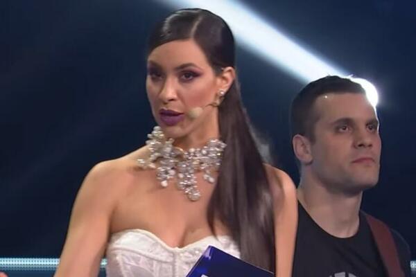 EVO KOJI JE MUŠKARAC STAVLJAO RUKE NA TELO DRAGANE KOSJERINE: Obavljali su POSAO!