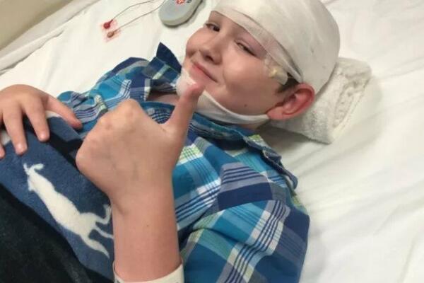 DEČAKA UBIJA SOPSTVENA KOŽA, PATI OD STRAVIČNE BOLESTI: Majka se oglasila - PITANJE ŽIVOTA I SMRTI!