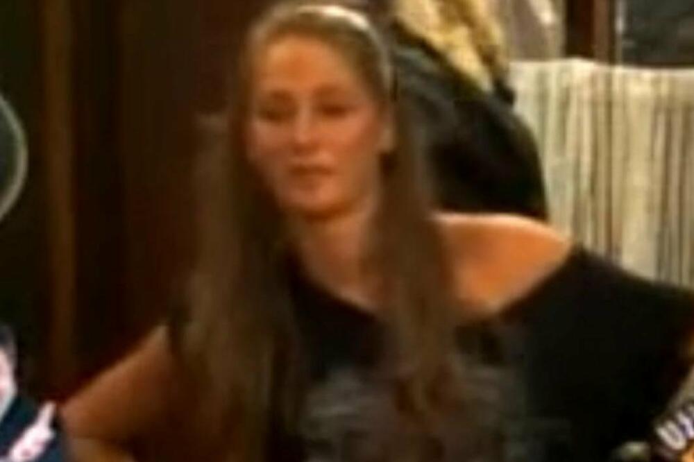 NAKON "FARME" SE UDALA ZA FUDBALERA I PROMENILA LIČNI OPIS: Manekenka je danas izgleda TRANSFORMISANO! (FOTO)