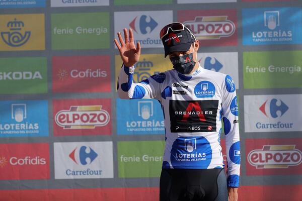 POVUKAO IZNENAĐUJUĆ POTEZ! Zbog rata u Ukrajini odlučio da se odrekne ruskog državljanstva! (FOTO)