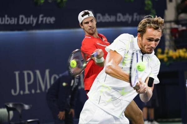 RUSI POPUŠTAJU POD PRITISKOM!