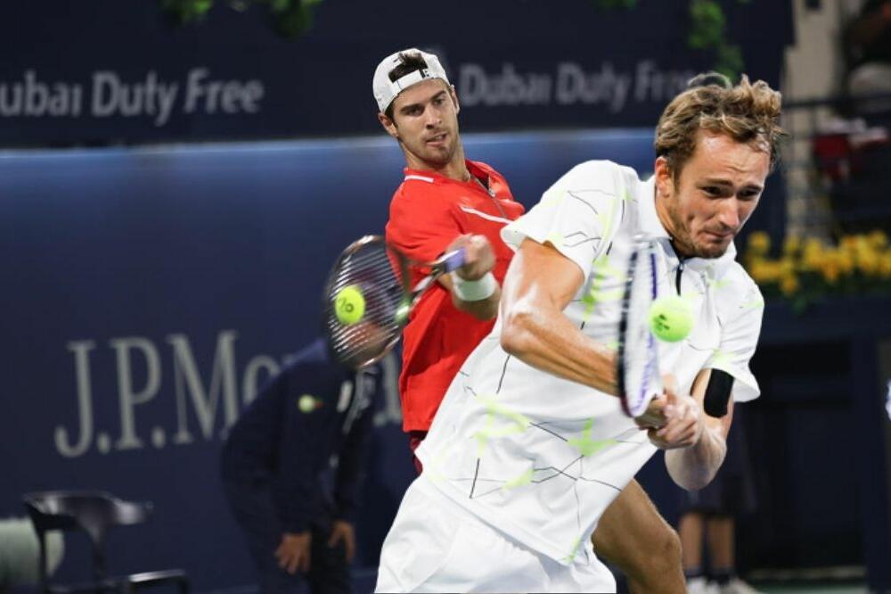 RUSI POPUŠTAJU POD PRITISKOM!