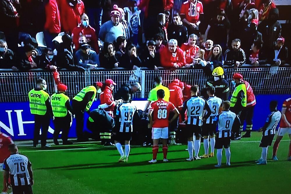 STREPNJA, MUK NA TRIBINAMA! JEZIVA SCENA! POZLILO DEČAKU! PET MINUTA MU UKAZIVALI POMOĆ!