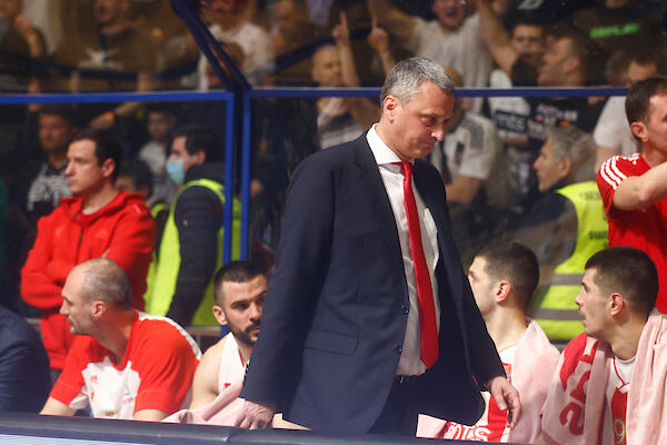 NOVI PROBLEM ZA RADONJIĆA! Bez UZDANICE u važnom meču!