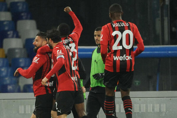 MILAN SE VRATIO NA TRON: Žiru rešio derbi u Napulju!