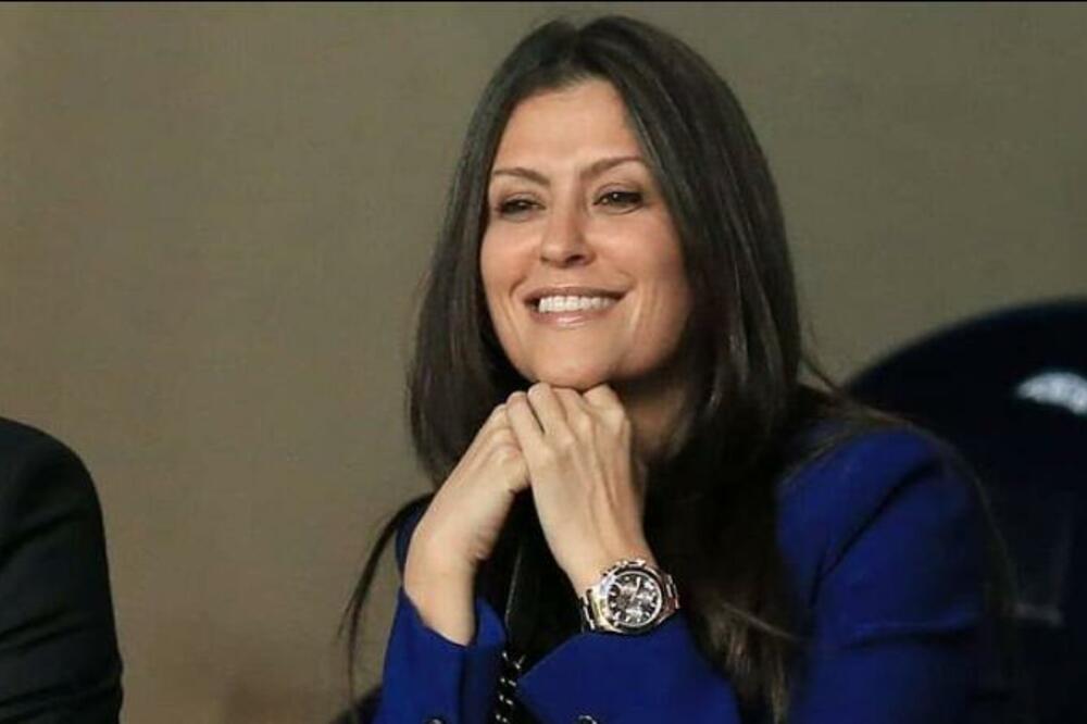 Abramovičeva desna ruka je NAJDOMINANTNIJA ŽENA u svetu fudbala! KASNIM PORUKAMA muči moćne! ŠARMANTNA PRELEPA ZVER