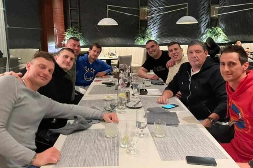 SLAVIO SE TRIPL-DABL: Odabrano društvo se okupilo kako bi proslavili Jokićev uspeh, samo da vidite ko je bio!