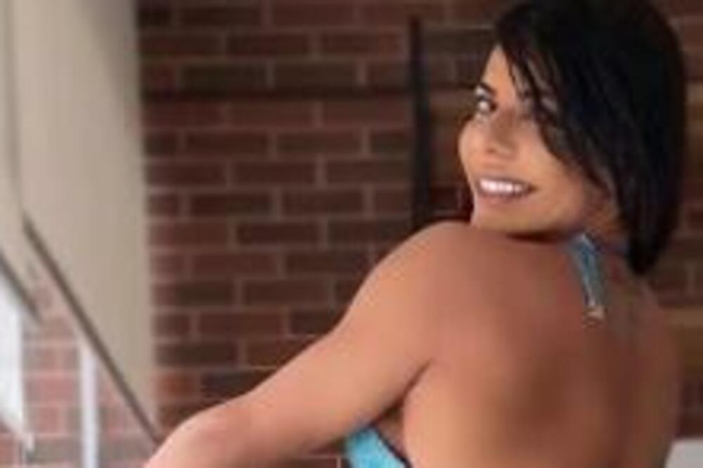 PLEJBOJ ZEČICA OPISALA ŠTA JOJ JE URADIO VLASNIK SMEŠTAJA: Kaže da OVO što joj je učinio NIKO NIKAD NIJE (FOTO)