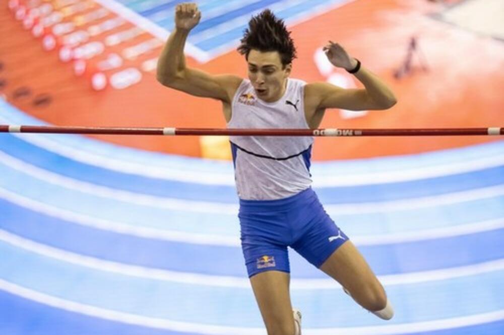 SVETSKI REKORD PAO U BEOGRADU! Čudesni Duplantis postavio novu granicu snova uz podršku srpske publike! (VIDEO)