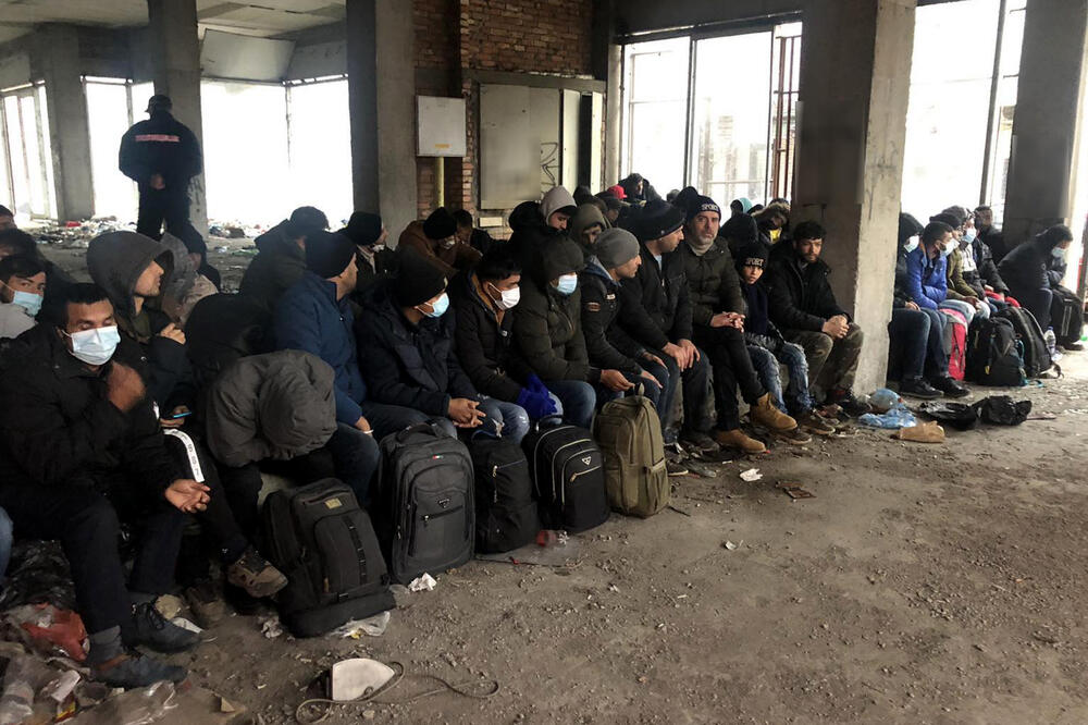 SRBIN UHAPŠEN U MAĐARSKOJ: Prevozio ilegalne migrante