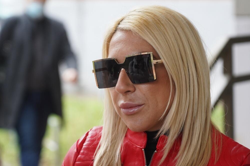 JOVANA JEREMIĆ JE IZGUBILA NEVINOST NA VIDOVDAN: Voditeljka ŠOKIRALA ISTINOM, prvi put je morao tada!