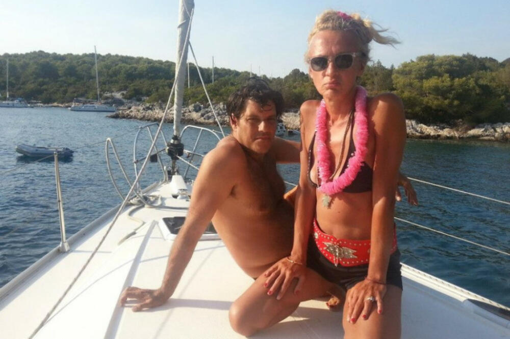 Da li je moguće da ova zvezda živi u podrumu? Spala na najniže, živi kao miš, a mora da prođe kroz garažu da...