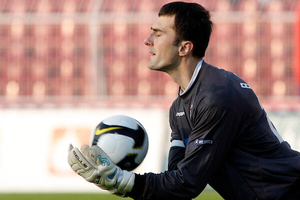 OGLASILA SE PORODICA BOŽOVIĆ! Sada je tačno poznato u kakvom se zdravstvenom stanju nalazi bivši golman Partizana!