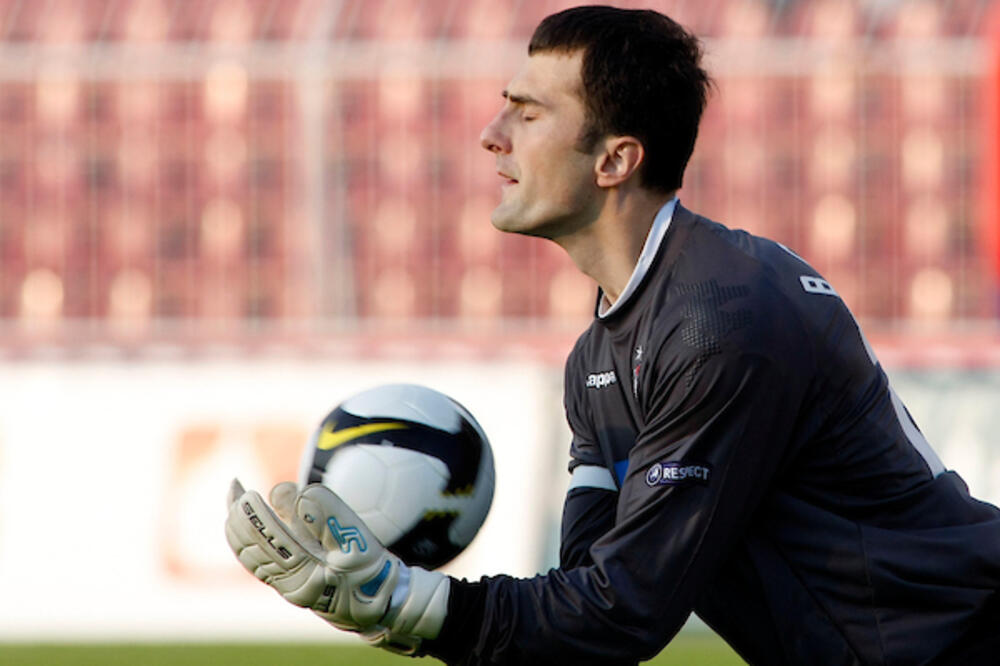 OGLASILA SE PORODICA BOŽOVIĆ! Sada je tačno poznato u kakvom se zdravstvenom stanju nalazi bivši golman Partizana!