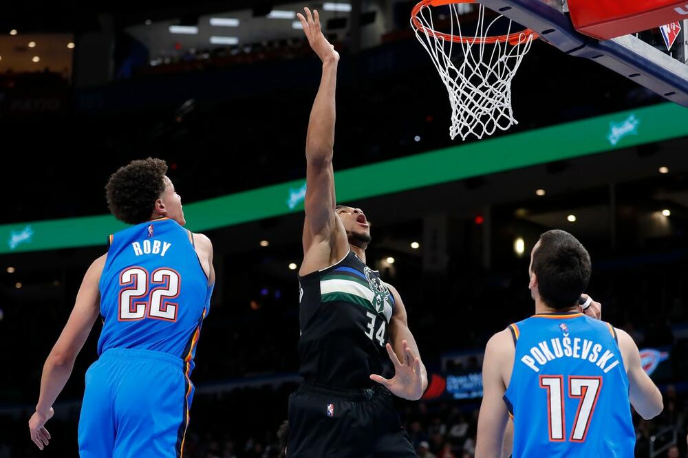 BJELICA ISPUNIO SVE KOLONE, IRVING BROJAO DO 50! Pokuševski opet dvocifren, ali nije ništa mogao Janisu! (VIDEO)