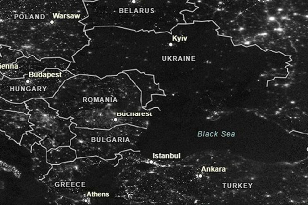 UKRAJINA U MRAKU! Ugašena SVETLA u RAZORENOJ zemlji, objavljene nove SATELITSKE fotografije (FOTO)