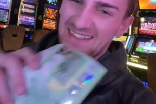 PONAŠA SE BAŠ ONAKO KAKO I IZGLEDA:On je NAJBEZOBRAZNIJI SRPSKI TIKTOKER, cepa HILJADE EVRA i misli da je zanimljiv