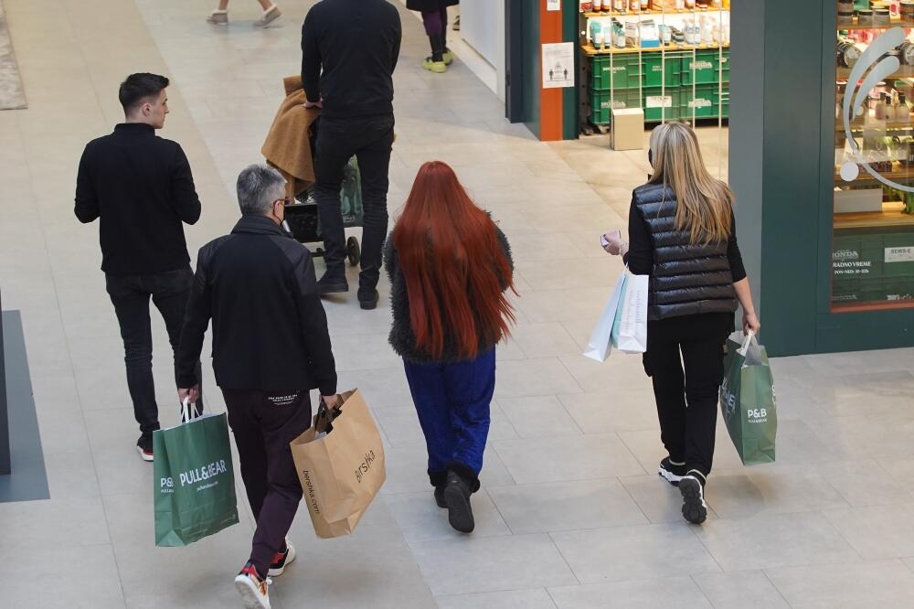 POPOVIĆEVA ĆERKA POSLE DUŽE U JAVNOSTI! Nije etiketirana MARKIRANIM stvarima, PROMENA OGROMNA bićete IZNENAĐENI!