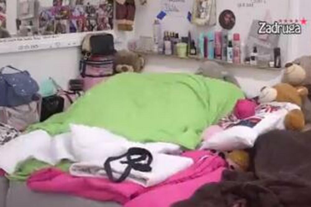 FILIP I DALILA OPET KO ZEČEVI: Ne silaze jedno sa drugog,ŽEŠĆA akcija pod upaljenim svetlima HEFTA NE ZAUSTAVLJA SE