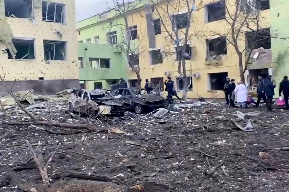 BORBE SE NASTAVLJAJU: Rusi napreduju, guverner kaže da su vesti razočaravajuće