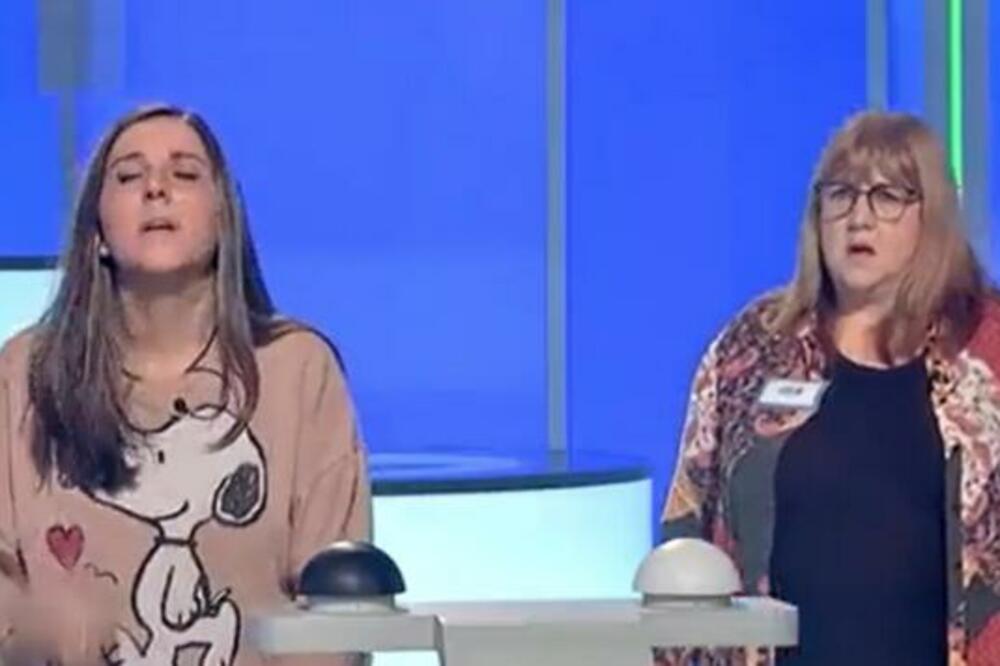 PLANUO INCIDENT U POPULARNOM KVIZU: Voditelj takmičarkama postavio ŠKAKLJIVO pitanje, ZANEMELE SU (VIDEO)