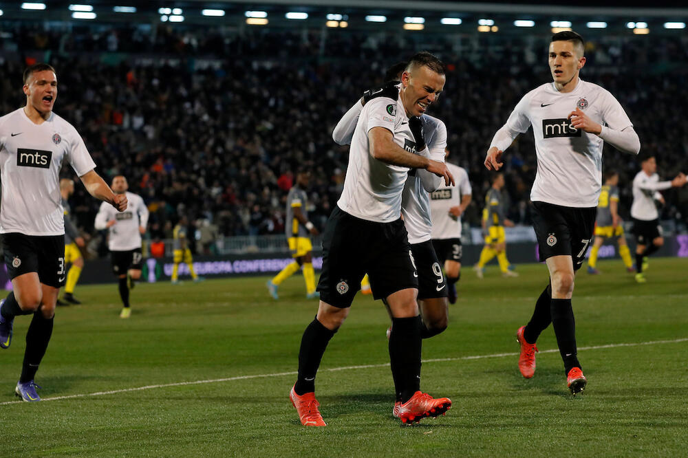 NATHO ZABRINUO SVE PRISTALICE CRNO-BELIH: Svi navijači su u šoku posle reči fudbalera Partizana!