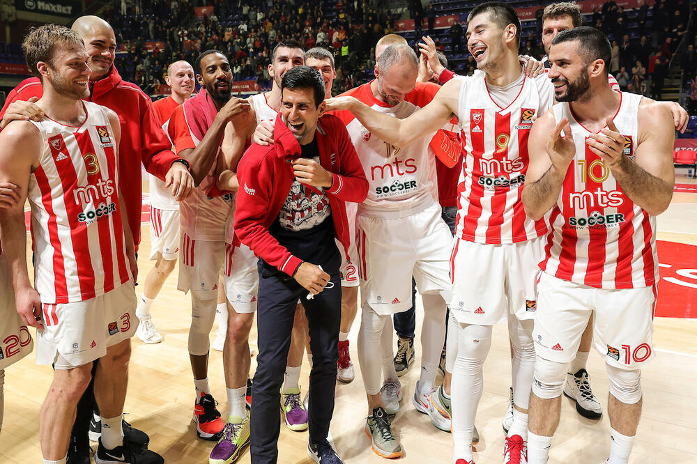 LUDNICA - NOVAK DIRIGOVAO "DELIJAMA": Razdragani Đoković predvodio slavlje košarkaša Zvezde u "Pioniru"! (VIDEO)
