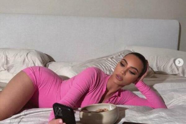 GOLIŠAVA POD TUŠEM UBRZAVA PULS MUŠKARCIMA: POZE ZBOG KOJIH ĆE SE DIĆI PRITISAK, ne zna se s koje strane je BOLJA