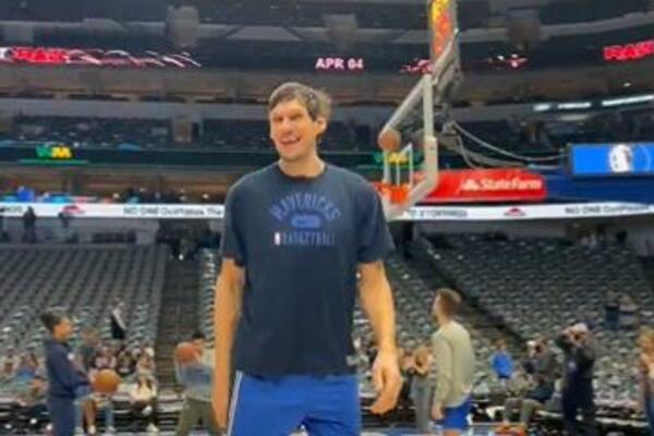 ŠOU! Gde je Bobi tu je ZABAVA! "Nežni džin" uz Cecu CEPA MREŽICU sa trojke! (VIDEO)