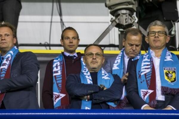 JOŠ 1 RUSKI OLIGARH PRODAJE FUDBALSKI KLUB: Abramovičev ortak zbog rata u Ukrajini napušta Čelsijevu 'filijalu'!