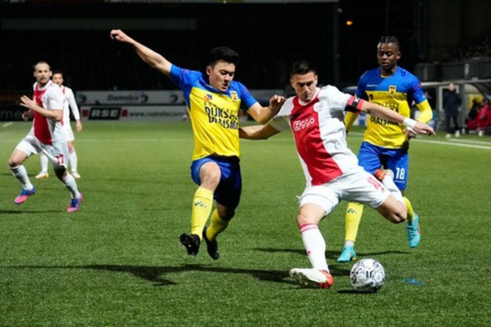 TADIĆ OPET STRELAC, AJAKS SE OPET PROVUKAO U NADOKNADI: Golčina sa 30 metara sačuvala "Kopljanike" na vrhu! (VIDEO)