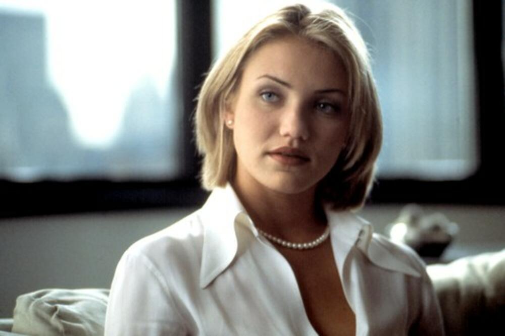 POZNATA GLUMICA DOBILA DRUGO DETE U 51. GODINI: Sve je bilo u STROGOJ TAJNOSTI, ceo SVET ŠOKIRAN OVOM ODLUKOM