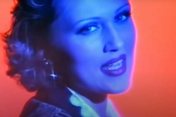 VELIKI HIT JE VINUO U ZVEZDE, BILA JE MEGA POPULARNA: Pevačica ima i DVOJE dece, a EVO gde je ona sada!