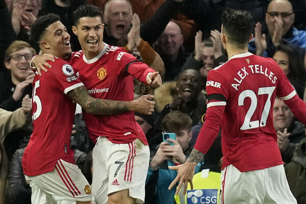 I DALJE GA NAVIJAČI OBOŽAVAJU: Kristijano Ronaldo je igrač godine!