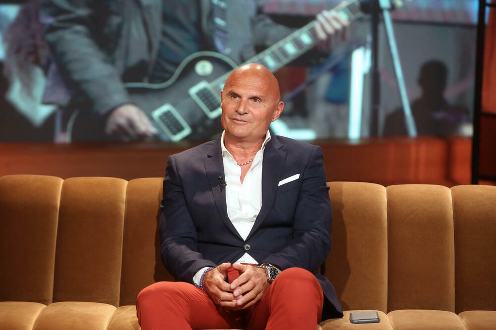 MILI ZABRINUO SVE OBJAVOM: Pevač pokazao RANE na RUKAMA, evo šta mu se DESILO