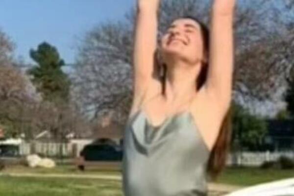 ŠOK NAD ŠOKOVIMA: Poznata GLUMICA odlučila da se STERILIŠE, KADA SU ČULI RAZLOG, KRSTILI SE I LEKARI (VIDEO)