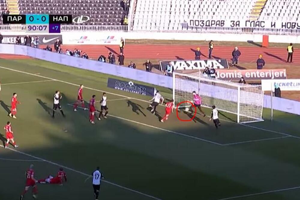 NESTVARAN PROMAŠAJ U '90. MINUTU! Bivši golman Zvezde odbranio ZICER! Grobari u ČUDU! (VIDEO)