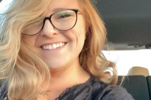 IMALA JE BOLOVE U STOMAKU, LEKARI SU JE ISMEJAVALI: Saznala je da UMIRE ZBOG STVARI KOJA PRETI SVAKOME OD NAS